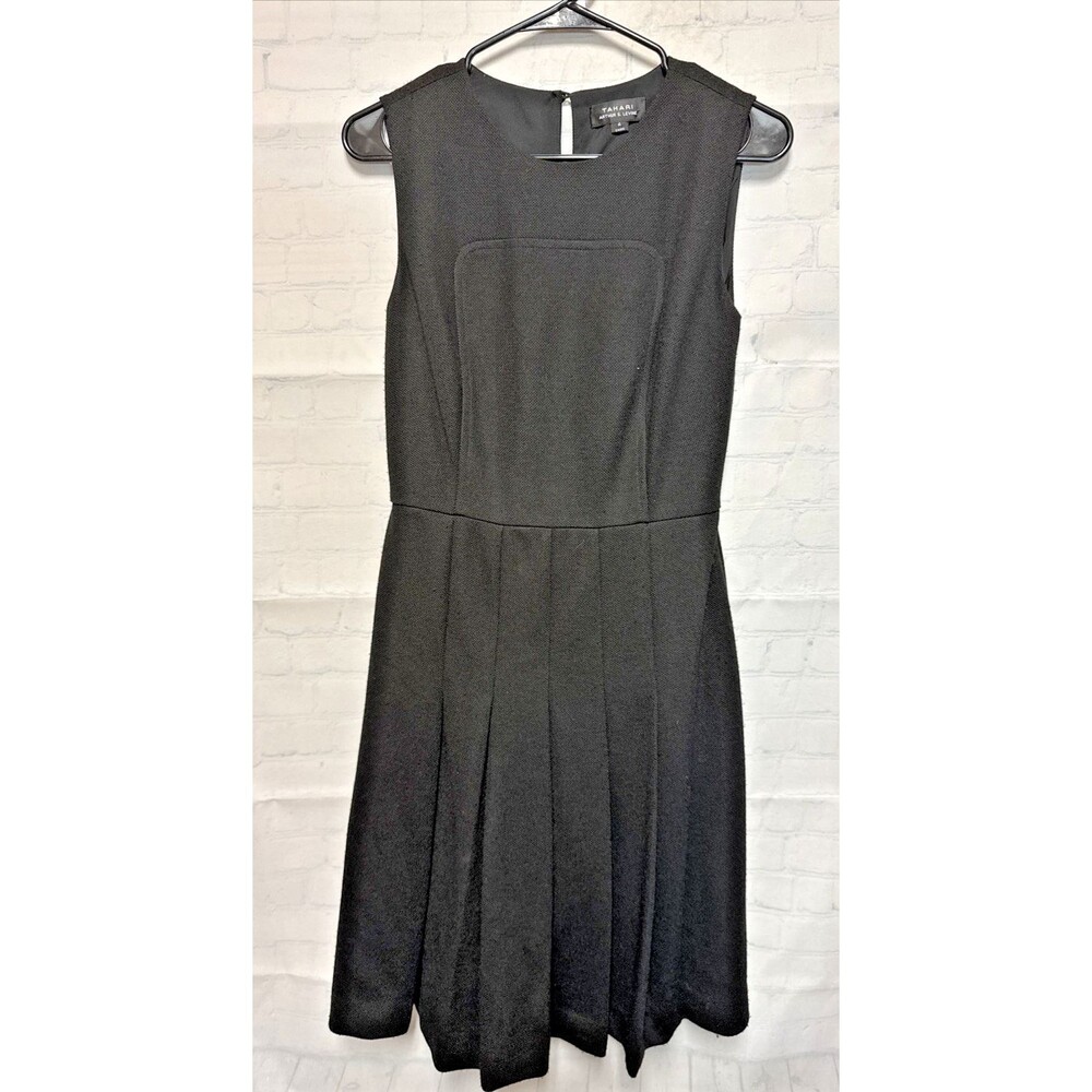 Tahari Arthur S. Levine Tweed zip side  Dress Size 4 Black Career  pleated